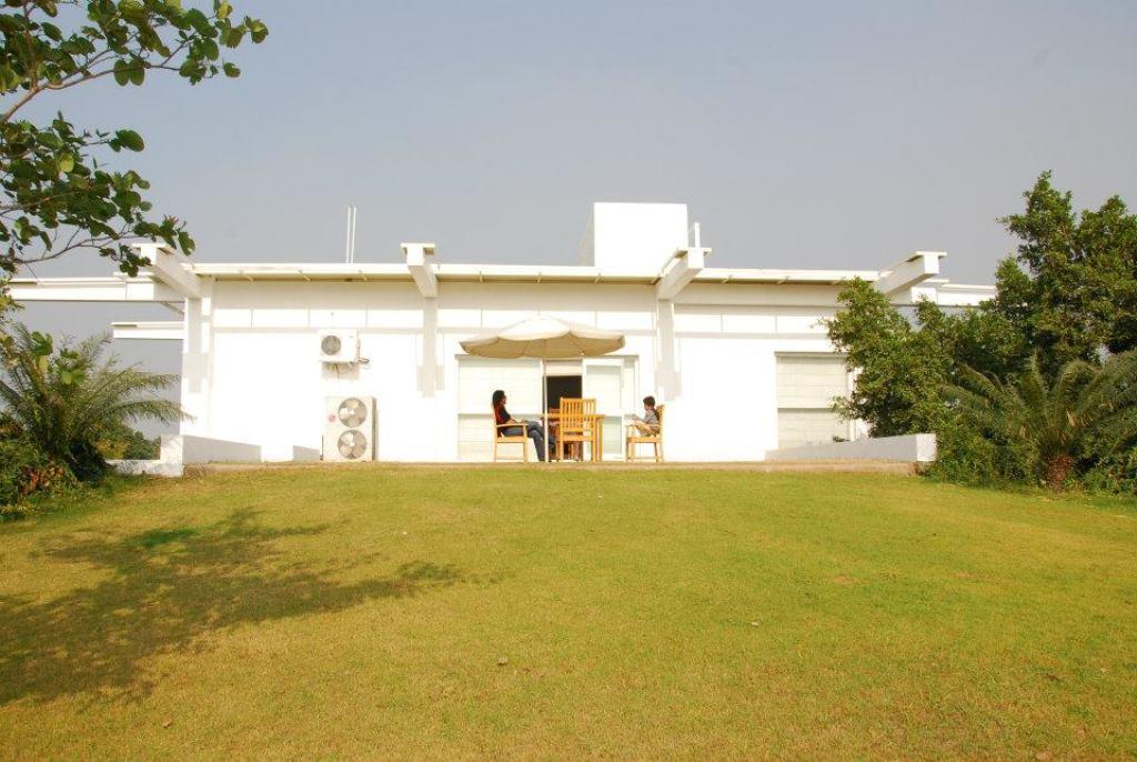 Aravli Vista Hotel Gurgaon Exterior foto