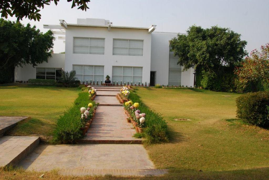 Aravli Vista Hotel Gurgaon Exterior foto