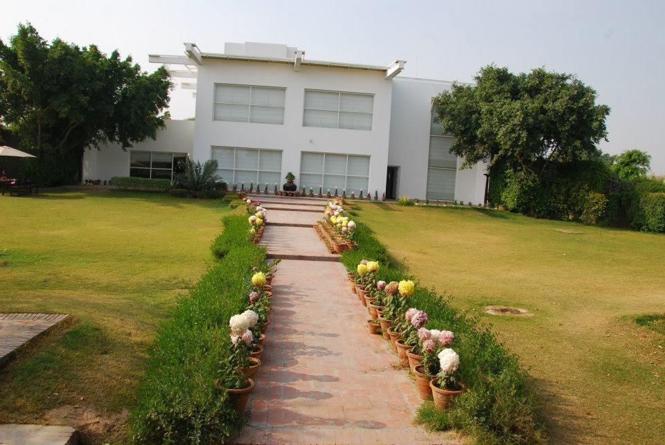 Aravli Vista Hotel Gurgaon Exterior foto